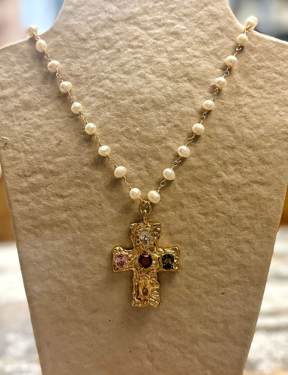 Collier Croix - Perles d'eau douce - 2 Modèles